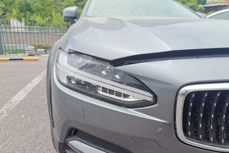 Used Volvo V90 2017 Cross Country T5 AWD Smart Range Edition Right Front Headlight