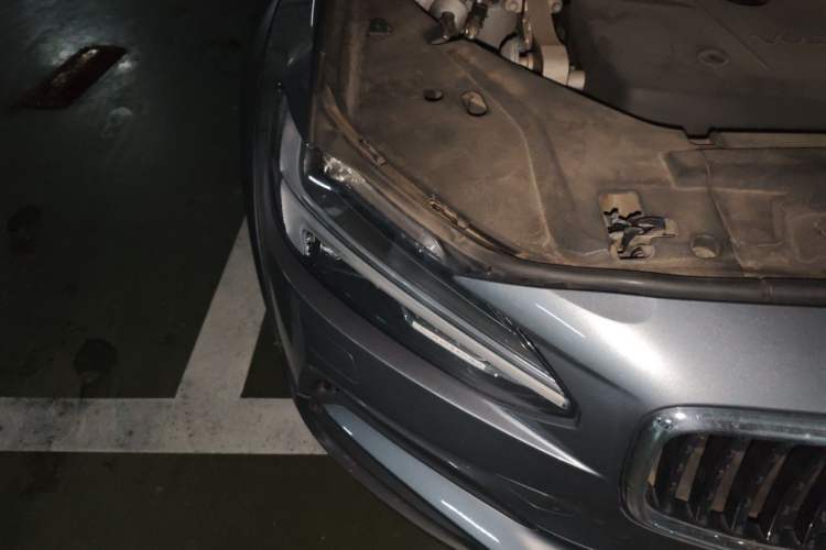 Used Volvo V90 2017 Cross Country T5 AWD Prestige Edition Right Front Headlight