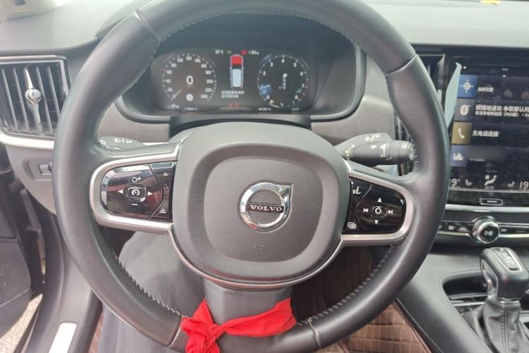 Used Volvo V90 2017 Cross Country T5 AWD Smart Range Edition Steering Wheel