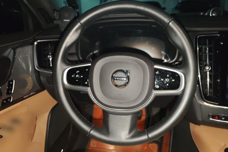Used Volvo V90 2017 Cross Country T5 AWD Prestige Edition Steering Wheel