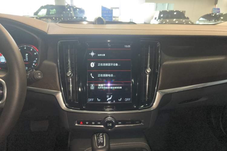 Used Volvo V90 2017 Cross Country T5 AWD Prestige Edition Audio And AC Panel