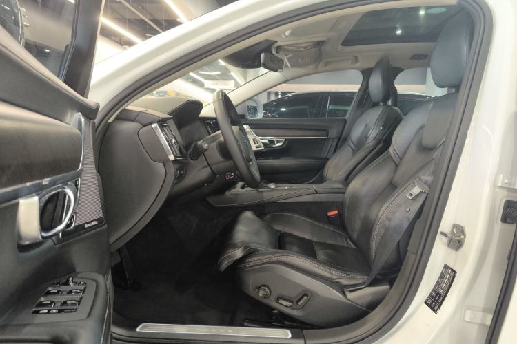 Used Volvo V90 2017 Cross Country T5 AWD Prestige Edition Driver Seat