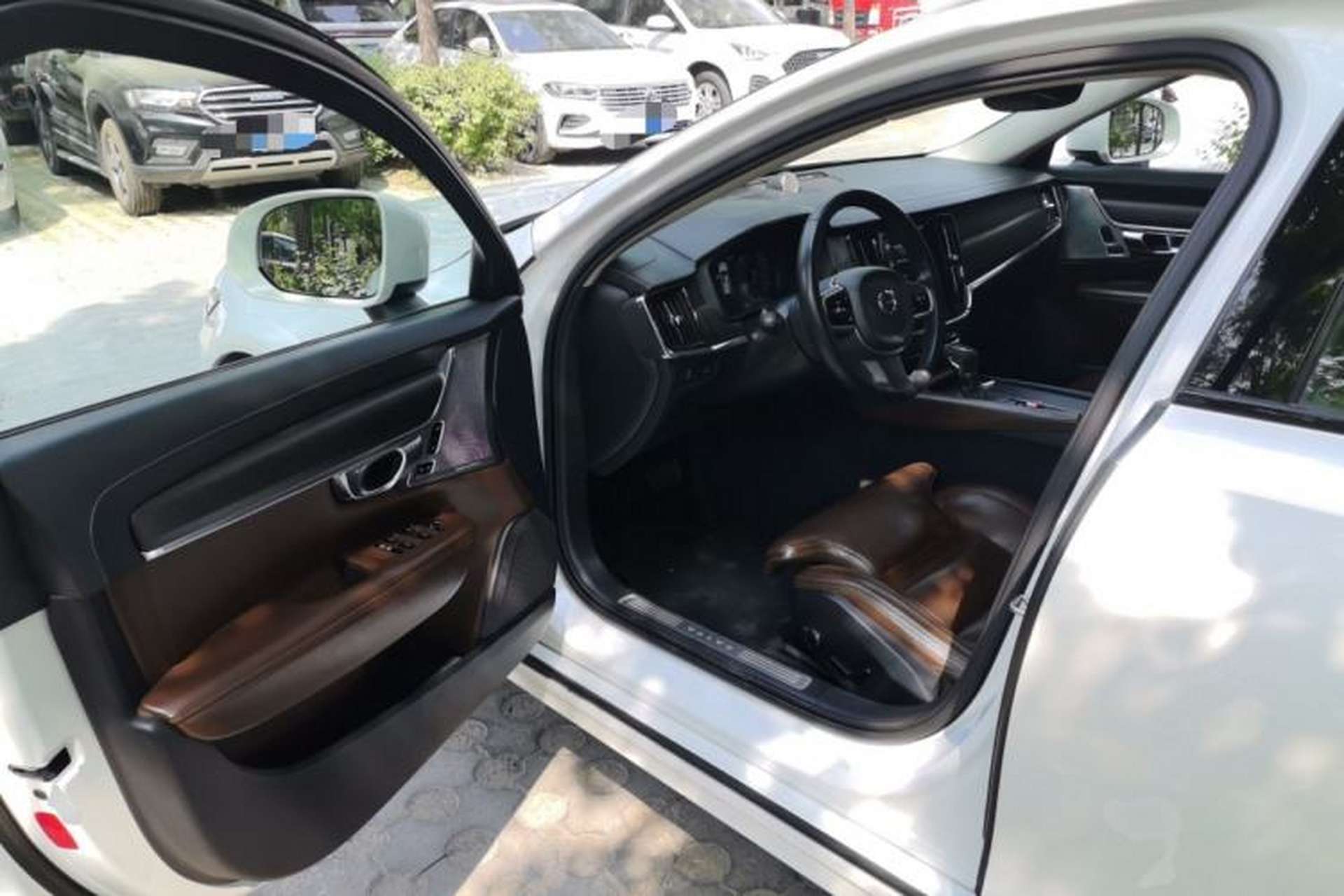Used Volvo V90 2017 Cross Country T5 AWD Prestige Edition Driver Seat