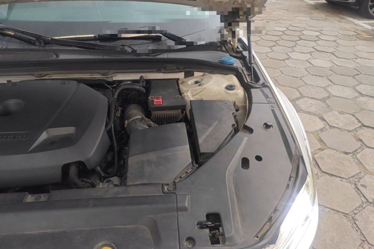 Used Volvo V90 2017 Cross Country T5 AWD Smart Range Edition Engine Bay Left