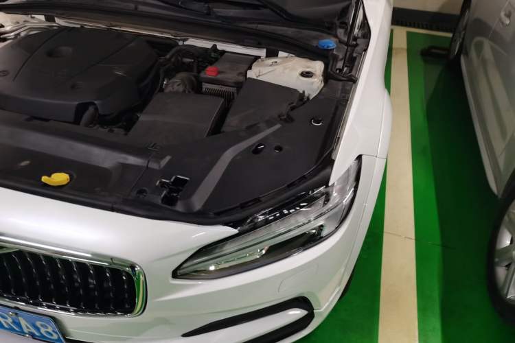 Used Volvo V90 2017 Cross Country T5 AWD Prestige Edition Engine Bay Left