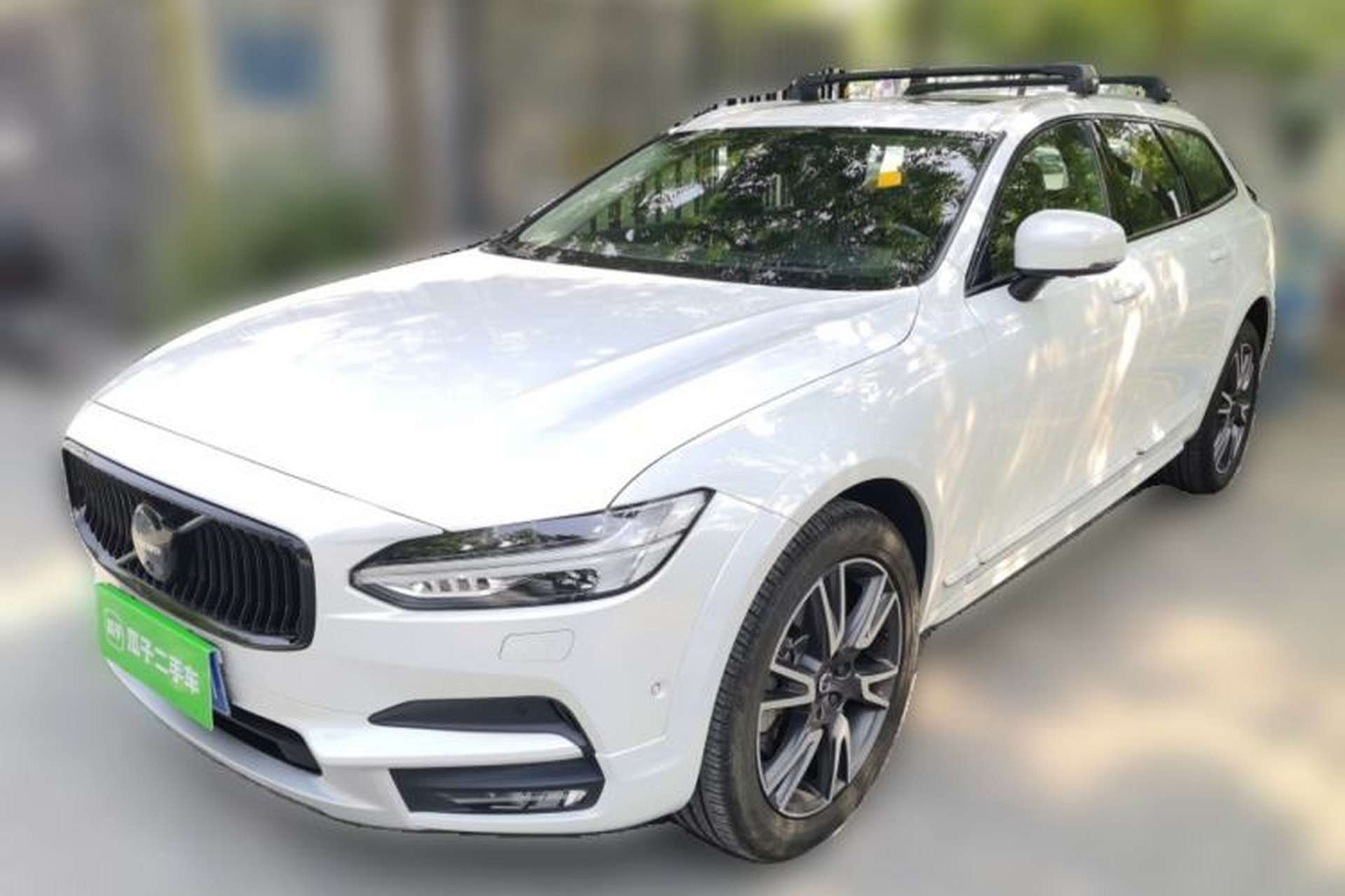 Used Volvo V90 2017 Cross Country T5 AWD Prestige Edition Front Left 45 Deg