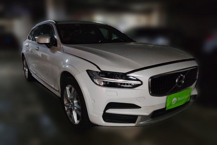 Used Volvo V90 2017 Cross Country T5 AWD Smart Range Edition Front Right 45 Deg