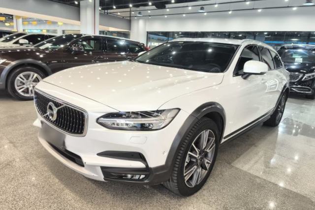Used Volvo V90 2017 Cross Country T5 AWD Prestige Edition