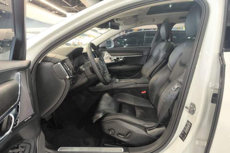 Used Volvo V90 2017 Cross Country T5 AWD Prestige Edition Left Front Seat