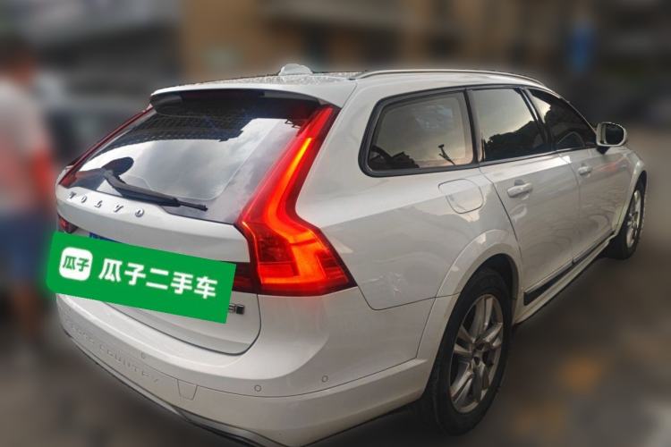 Used Volvo V90 2017 Cross Country T5 AWD Smart Range Edition Rear Right 45 Deg