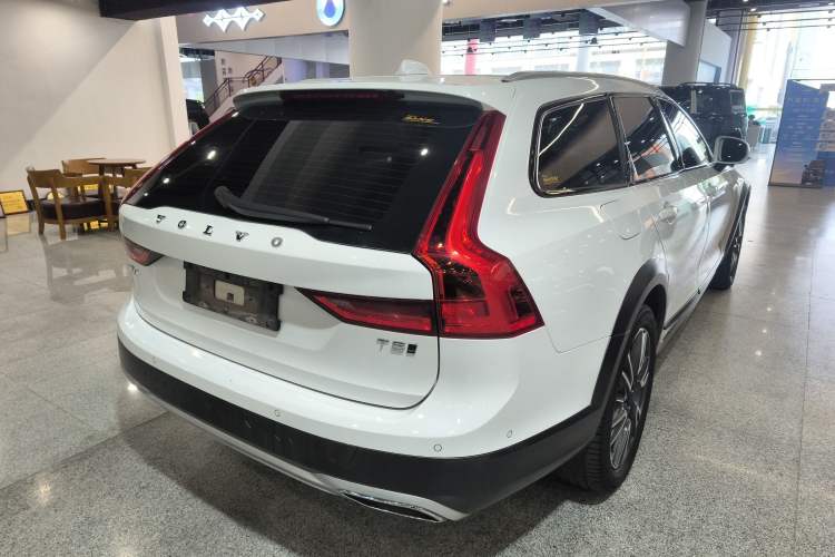 Used Volvo V90 2017 Cross Country T5 AWD Prestige Edition Rear Right 45 Deg