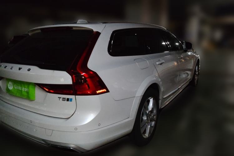 Used Volvo V90 2017 Cross Country T5 AWD Smart Range Edition Rear Right 45 Deg