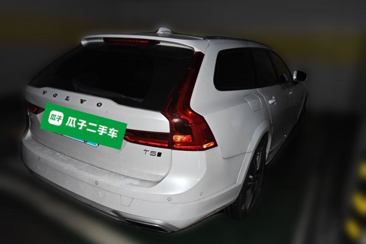 Used Volvo V90 2017 Cross Country T5 AWD Prestige Edition Rear Right 45 Deg