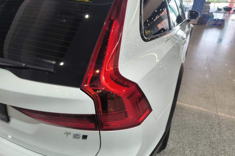Used Volvo V90 2017 Cross Country T5 AWD Prestige Edition Right Rear Taillight