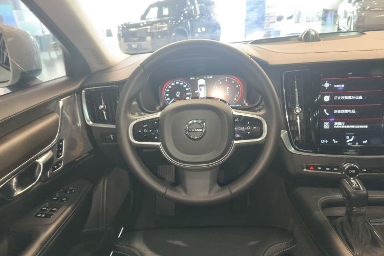 Used Volvo V90 2017 Cross Country T5 AWD Prestige Edition Steering Wheel