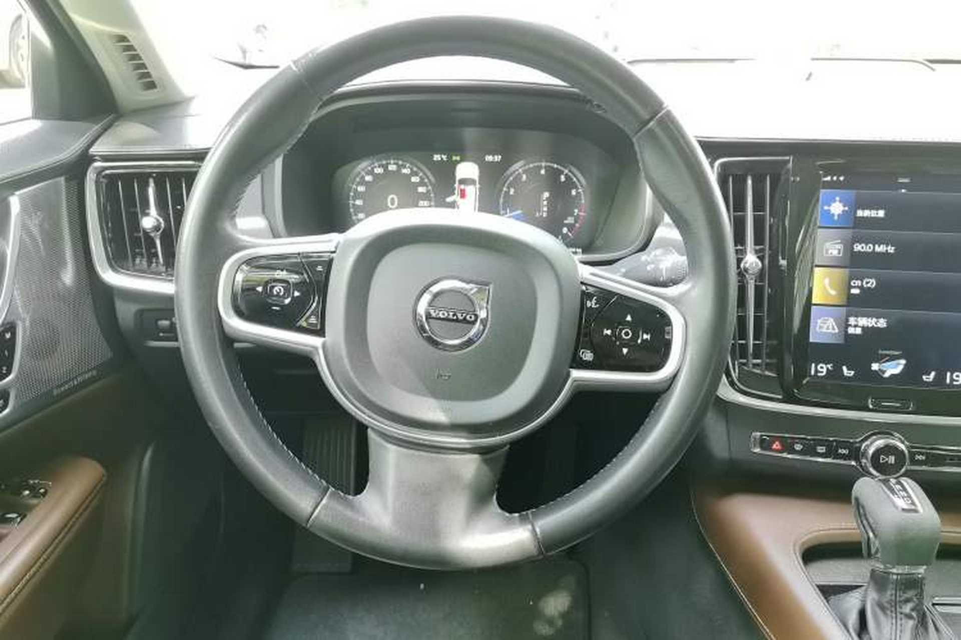 Used Volvo V90 2017 Cross Country T5 AWD Prestige Edition Steering Wheel