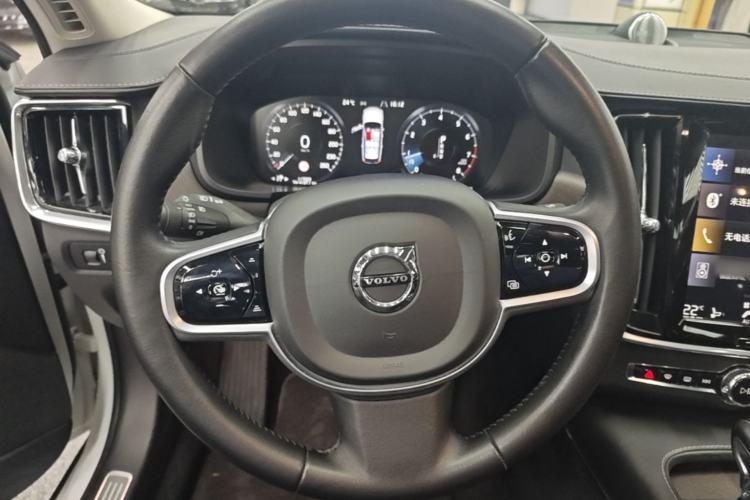 Used Volvo V90 2017 Cross Country T5 AWD Prestige Edition Steering Wheel