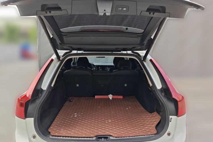 Used Volvo V90 2017 Cross Country T5 AWD Smart Range Edition Trunk