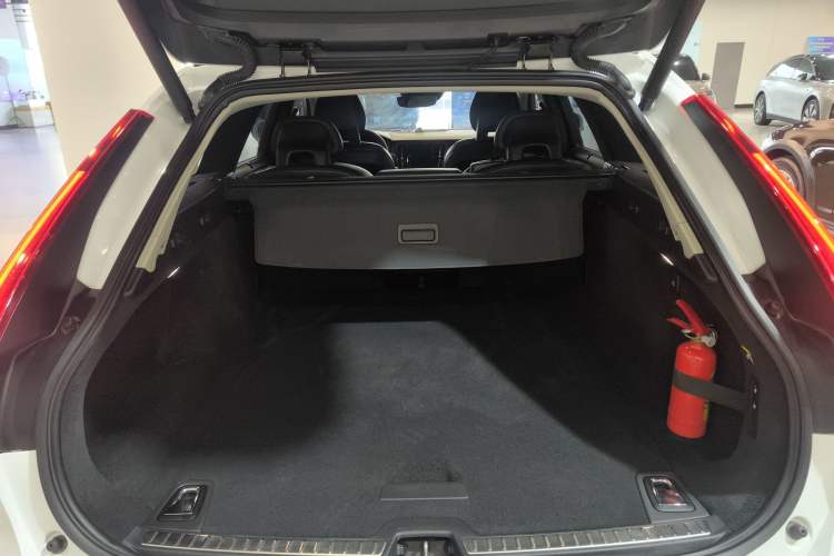Used Volvo V90 2017 Cross Country T5 AWD Prestige Edition Trunk