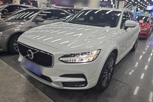 Used Volvo V90 2017 Cross Country T5 AWD Prestige Edition