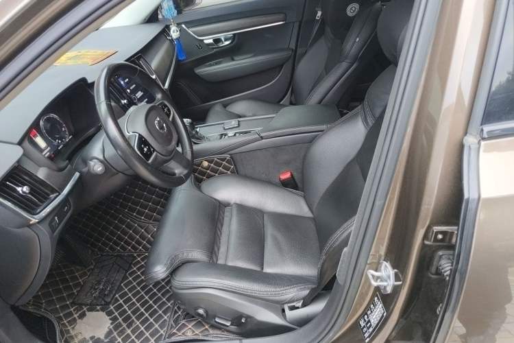 Used Volvo V90 2018 Cross Country T5 AWD Volvo Ocean Race Left Front Seat