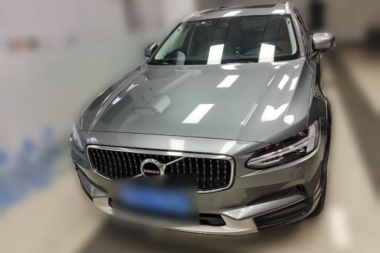 Used Volvo V90  Front