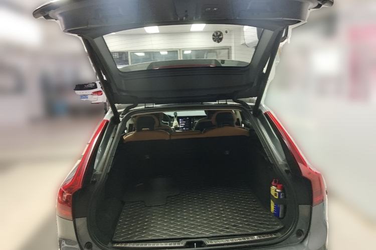 Used Volvo V90  Trunk