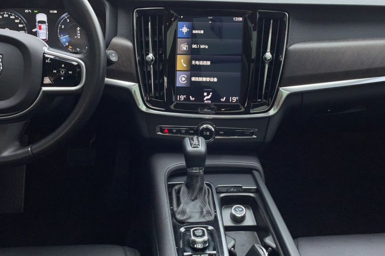 Used Volvo V90 2019 Cross Country T5 AWD Smart Range Version China V Standard Audio And AC Panel