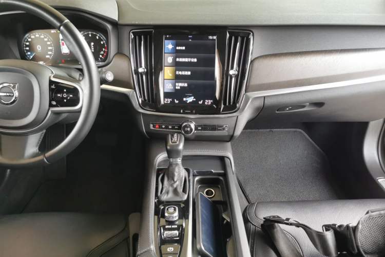 Used Volvo V90 2019 Cross Country T5 AWD Smart Range Version China V Standard Audio And AC Panel