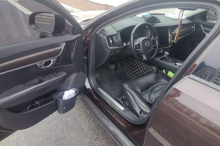 Used Volvo V90 2019 Cross Country T5 AWD Smart Range Version China V Standard Driver Seat
