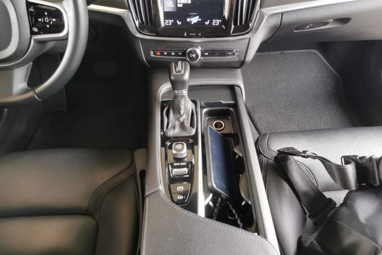 Used Volvo V90 2019 Cross Country T5 AWD Smart Range Version China V Standard Gear Lever