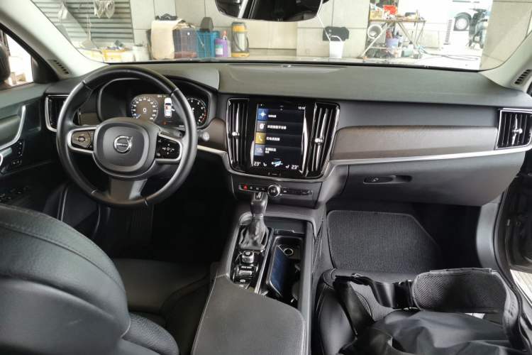 Used Volvo V90 2019 Cross Country T5 AWD Smart Range Version China V Standard Interior 2