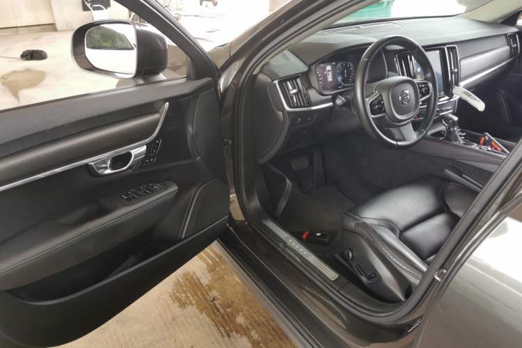 Used Volvo V90 2019 Cross Country T5 AWD Smart Range Version China V Standard Interior 3
