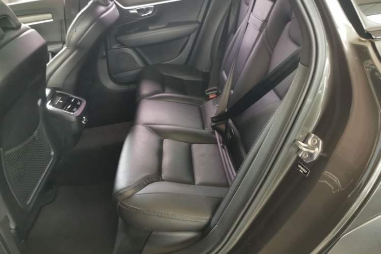 Used Volvo V90 2019 Cross Country T5 AWD Smart Range Version China V Standard Interior 4
