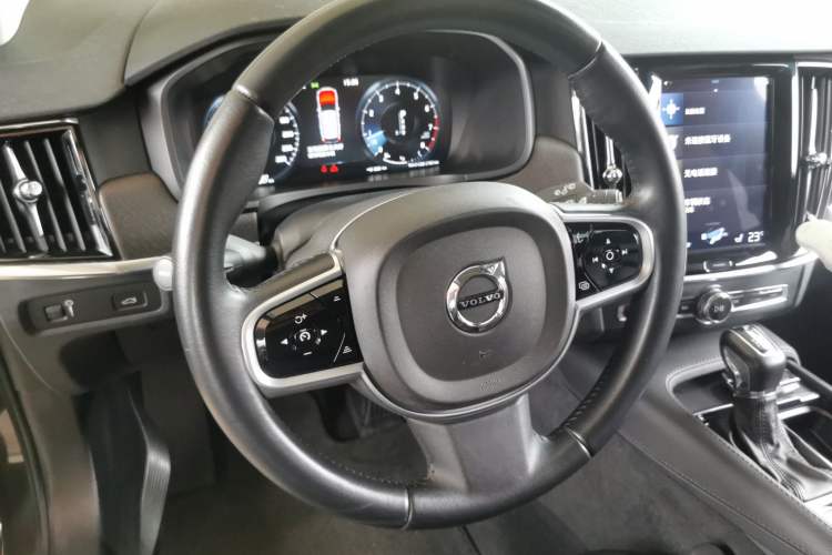 Used Volvo V90 2019 Cross Country T5 AWD Smart Range Version China V Standard Steering Wheel