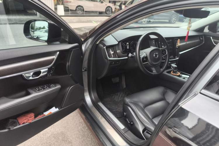 Used Volvo V90 2019 Cross Country T5 AWD Smart Range Version China V Standard Driver Seat