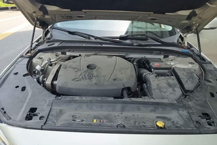 Used Volvo V90 2019 Cross Country T5 AWD Smart Range Version China V Standard Engine Bay
