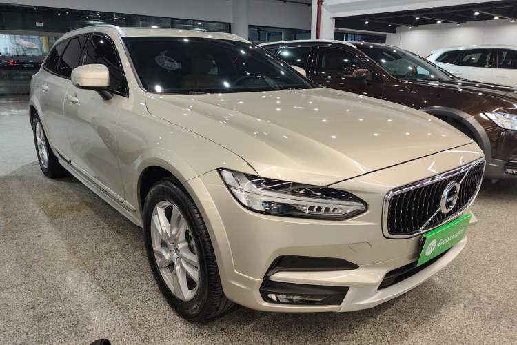 Used Volvo V90 2019 Cross Country T5 AWD Smart Range Version China V Standard Front Right 45 Deg