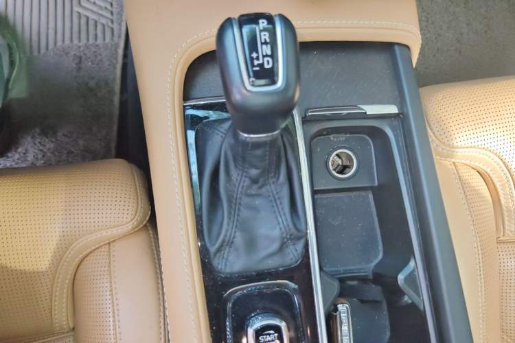 Used Volvo V90 2019 Cross Country T5 AWD Luxury Edition China V Standard Gear Lever
