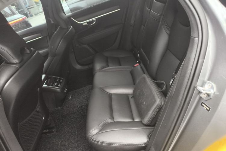 Used Volvo V90 2019 Cross Country T5 AWD Smart Range Version China V Standard Left Rear Seat