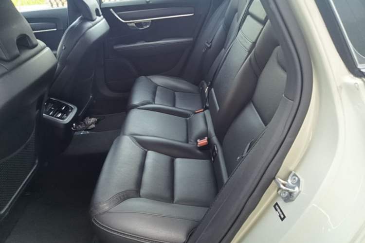 Used Volvo V90 2019 Cross Country T5 AWD Smart Range Version China V Standard Left Rear Seat