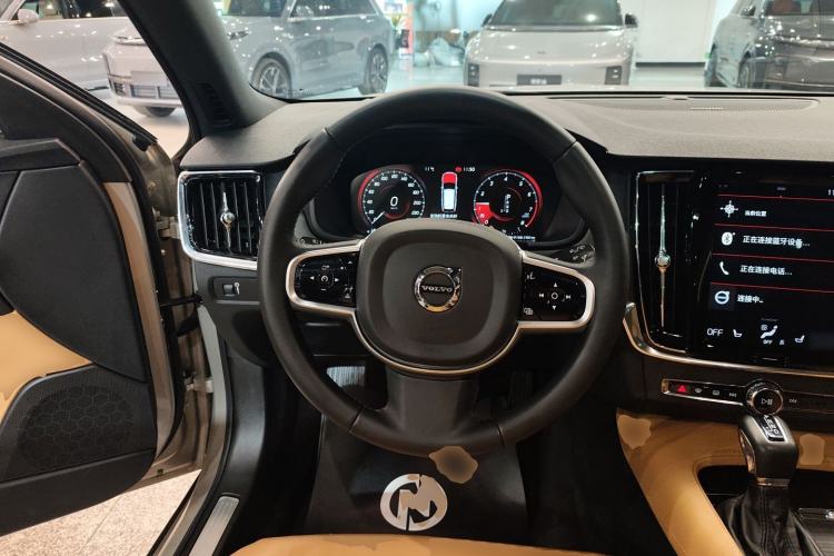 Used Volvo V90 2019 Cross Country T5 AWD Smart Range Version China V Standard Steering Wheel