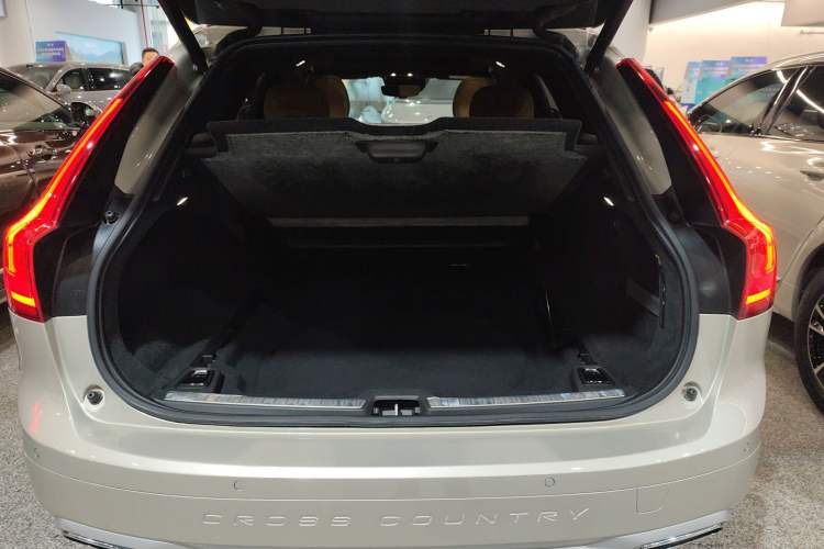 Used Volvo V90 2019 Cross Country T5 AWD Smart Range Version China V Standard Trunk