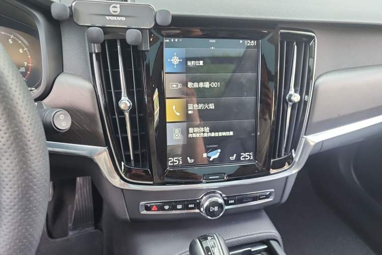 Used Volvo V90 2019 Cross Country T5 AWD Smart Range Version China V Standard Audio And AC Panel