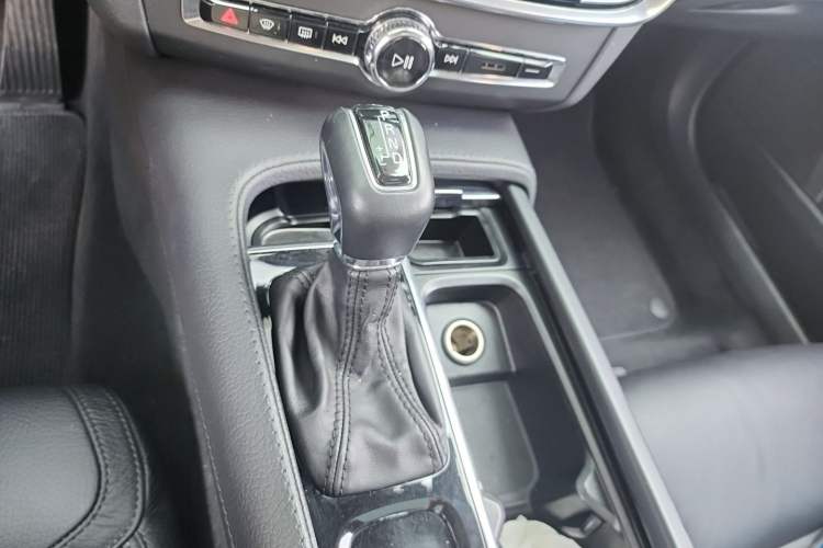 Used Volvo V90 2019 Cross Country T5 AWD Smart Range Version China V Standard Gear Lever