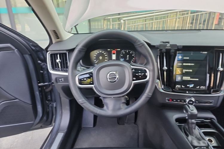 Used Volvo V90 2019 Cross Country T5 AWD Smart Range Version China V Standard Steering Wheel