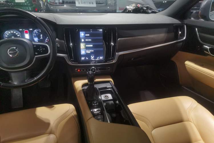 Used Volvo V90 2019 Cross Country T5 AWD Smart Range Version China V Standard Audio And AC Panel