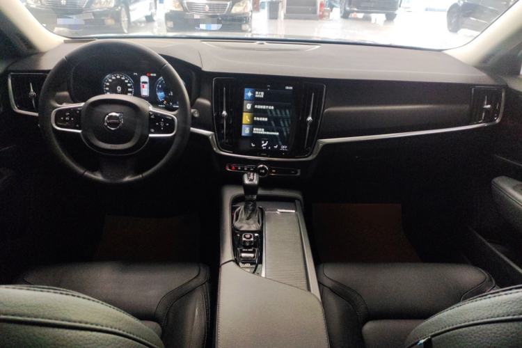 Used Volvo V90 2019 Cross Country T5 AWD Smart Range Version China VI Standard Center Console