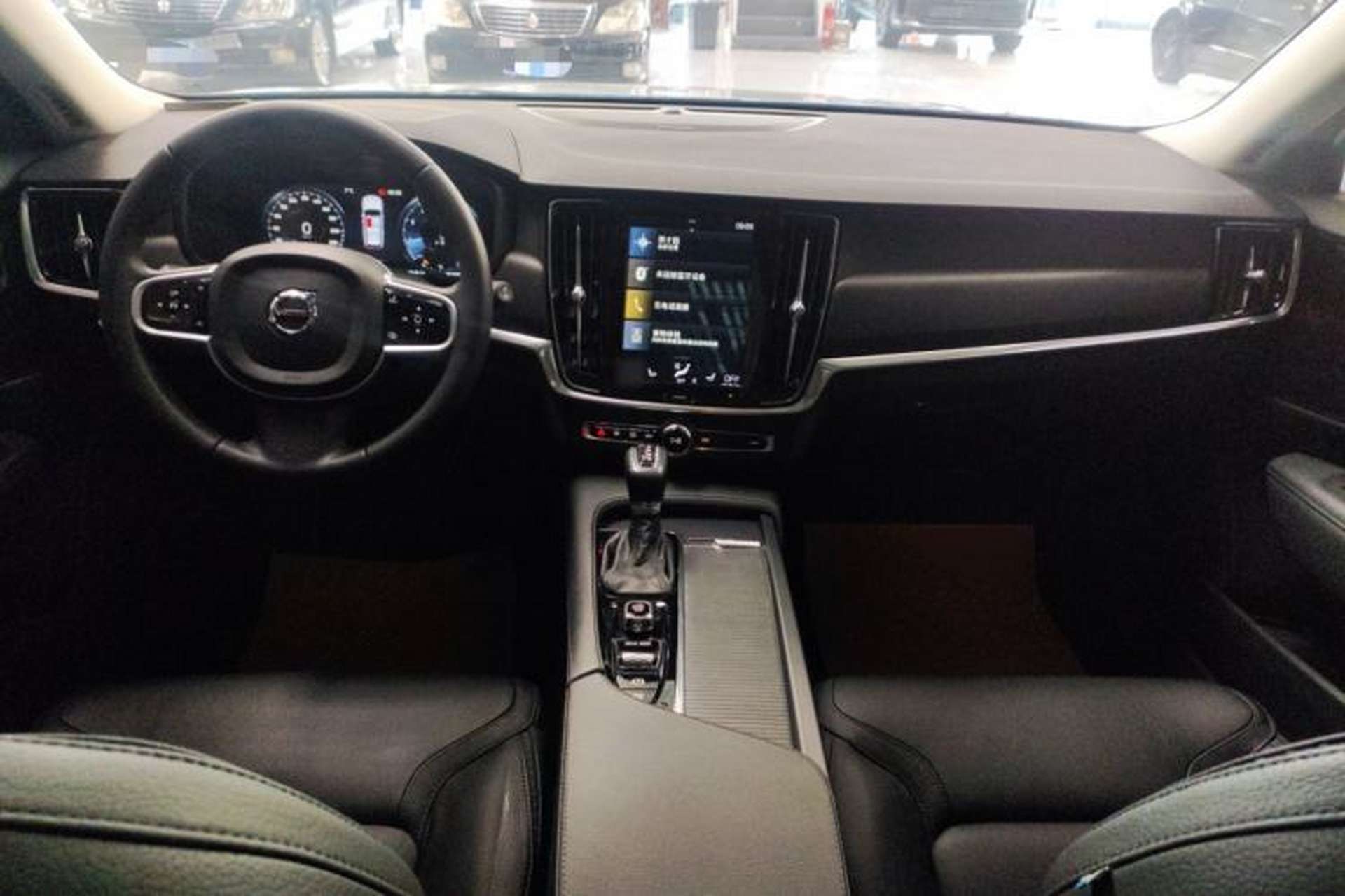 Used Volvo V90 2019 Cross Country T5 AWD Smart Range Version China VI Standard Center Console