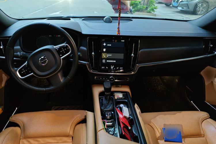 Used Volvo V90 2019 Cross Country T5 AWD Luxury Edition China VI Standard Center Console